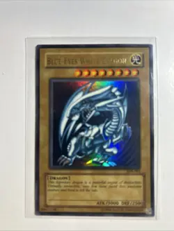 Yu-Gi-Oh Blue-Eyes White Dragon SDK-001 Ultra Rare Holographic - Image 1