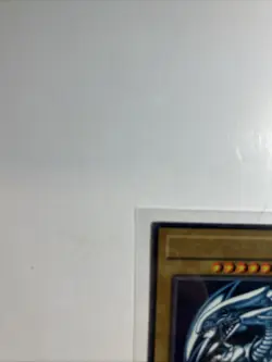 Yu-Gi-Oh Blue-Eyes White Dragon SDK-001 Ultra Rare Holographic - Image 3