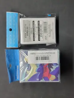 Pokemon TCG: Card Sleeves and deck box Cynthia & Garchomp - Image 2