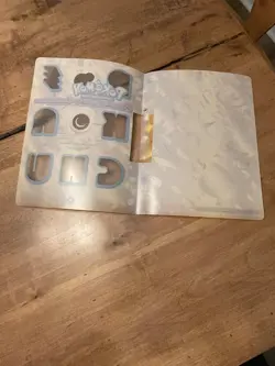 Vtg Pokemon TCG pikachu world collection 2000 folder only no inserts - Image 4