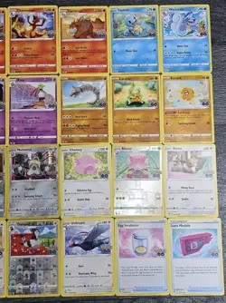 Pokemon 34x Pokemon GO Bundle - Rare, Reverse Holo, Common, Uncommon NM/LP - Image 3