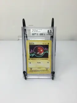 Voltorb 67/102 Pokemon 1999 Base 1st Edition Shadowless Beckett 8.5 B - Image 1