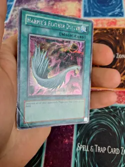 Yugioh Harpie's Feather Duster SDD-003 Prismatic Secret Rare Unlimited MP/HP - Image 3