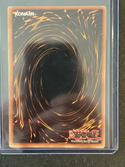 Konami Yu-Gi-Oh! Blue-Eyes White Dragon SDK-001 Ultra Rare Holo Unlimited - Image 2