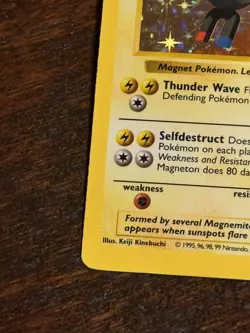 Pokemon TCG MAGNETON Base Set 9/102 Shadowless Holo Rare - Image 5