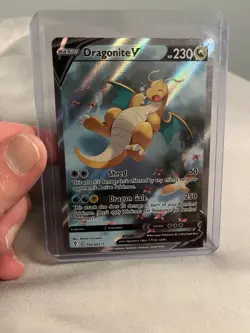 Pokemon TCG -Dragonite V (Alternate Full Art) 192/203 SWSH07: Evolving Skies - Image 1
