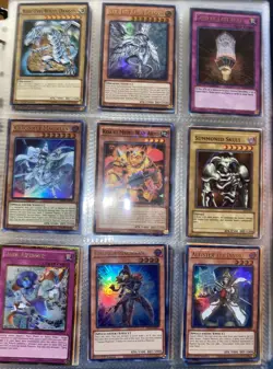 Yugioh ! Binder Collection 🙏 See All Pics , 154 Cards, Blue Eyes , Clear Wings - Image 2