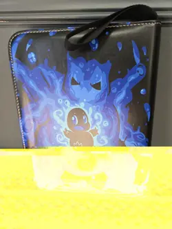 Card Binder for Pok'mon Cards Holds 400 Cards Featuring Charizard & Charmander - Image 2