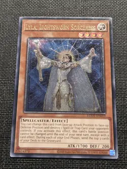 Lyla, Lightsworn Sorceress (UTR) LODT-EN019 EURO Ultimate Rare Yugioh Unlimited - Image 1