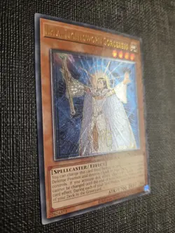Lyla, Lightsworn Sorceress (UTR) LODT-EN019 EURO Ultimate Rare Yugioh Unlimited - Image 2