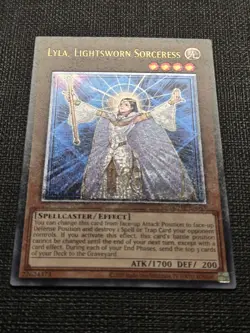 Lyla, Lightsworn Sorceress (UTR) LODT-EN019 EURO Ultimate Rare Yugioh Unlimited - Image 3