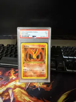 Pokemon Moltres TCG Fossil Card 27/62 Non-Holo Unlimited Rare PSA 5 - Image 1