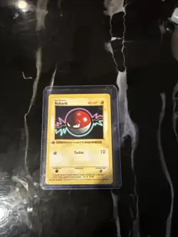 Voltorb - English - 1st Edition Shadowless Base Set Pokemon TCG Card #67/102 - Image 1