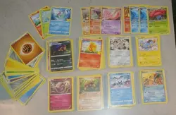 POKEMON Bulk Card Lot And Damaged Holos Approx 550 Cards - Image 1
