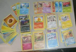 POKEMON Bulk Card Lot And Damaged Holos Approx 550 Cards - Image 2
