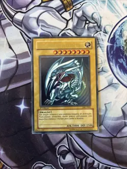 Blue-Eyes White Dragon portugese 1st edition DIK-P001 Yu-Gi-Oh VLP (WNU) - Image 1