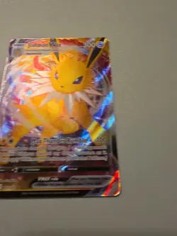 Pokemon TCG Jolteon VMAX Full Art Ultra Rare Holo Card Evolving Skies 051/203 - Image 3