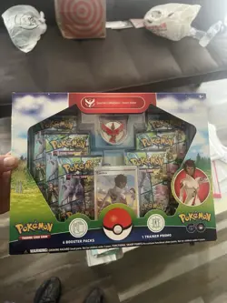 Pokemon TCG Pokemon GO Special Team Collection Box - 6 Packs 820650850530 - Image 2