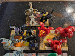 Bakugan Battle Brawlers Lot of 18 with 23 Cards! 4 Rule Books - Image 5