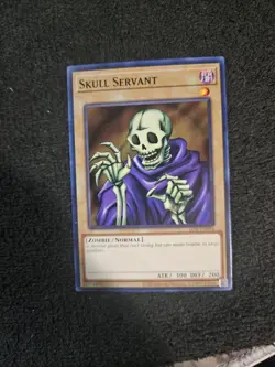 Yugioh! Skull Servant LOB-EN004 Legend Of Blue Eyes White Dragon 25th NM - Image 1