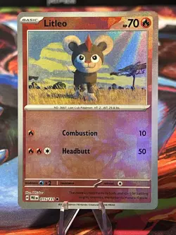 2025 POKEMON PRE EN-PRISMATIC EVOLUTIONS 015 LITLEO POKE BALL HOLO NM/M - Image 1