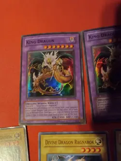 x2. Yugioh King Dragun FET-EN036 Super (LP) & x5 Divine Dragon Ragnarok Commons - Image 2