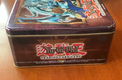 Yu-Gi-Oh! Blue-Eyes White Dragon Collector Tin (With 400 Cards) - Image 3