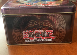 Yu-Gi-Oh! Blue-Eyes White Dragon Collector Tin (With 400 Cards) - Image 4