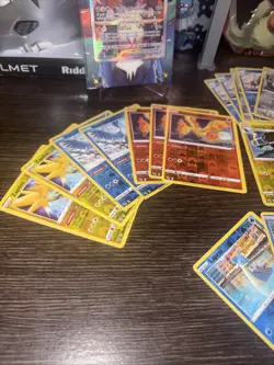 Pokemon Go Reverse Holo LOT OF 119! 47 Common, 30 Uncommon, 22 Rare, 20 Trainer - Image 5