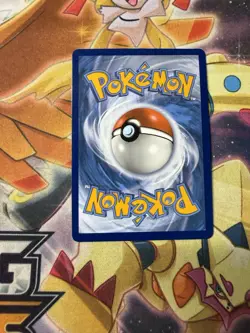 Raikou 050/185 Vivid Voltage NM Holo Foil Amazing Rare Pokemon Card - Image 2