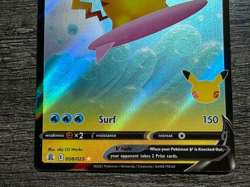 POKEMON FULL ART SURFING PIKACHU V 008/025 ULTRA RARE + NEW ARCEUS SLEEVE LP-NM - Image 3