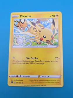 Pikachu 049/203 Evolving Skies SWSH07 Pokemon TCG Regular NM/M Card - Image 1