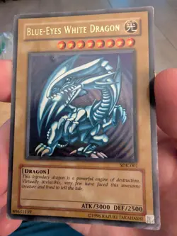 YUGIOH BLUE-EYES WHITE DRAGON SDK-001 ULTRA UNLIMITED ED LP - Image 1