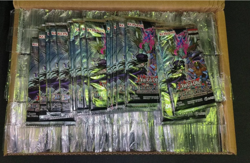 [Live] Konami Yu-Gi-Oh! Box 50 pack/booster Duelist Pack: guardiani dimensionali - Image 1