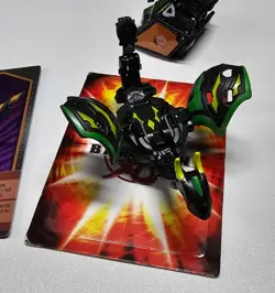 Bakugan Gundalian Invaders Darkus Dharak 930G & Copper Airkor 60G w/ Card - Image 5