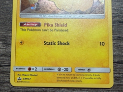 POKEMON CARD HOLO PIKACHU SM157 BLACK STAR PROMO 2018 LP-NM + NEW ARCEUS SLEEVE - Image 3