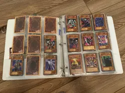 Konami Yu-Gi-Oh! TCG Binder Collection w/ Dark Magician, Blue-Eyes, Booster Pack - Image 3