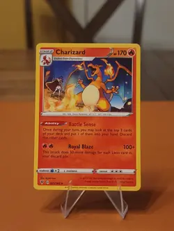 Charizard - 025/185 - Pokemon Swsh04: Vivid Voltage Non Holo LP - Image 1