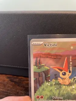 Pokemon TCG Victini SVP 208 Promo Illustration Black Bolt White Flare NM - Image 4