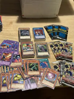 HUGE Yugioh Card Collection Lot Vintage BLUE EYES DARK MAGICIAN Holo + MORE - Image 2