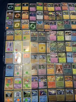 Pokemon binder collection 1000 cards all holos with vintage gengar + bulk holos - Image 2