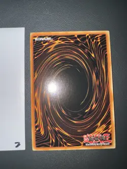 YuGiOh! Blue-Eyes White Dragon MAGO-EN001 Gold Rare English 1st Edition NM - Image 2