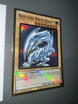 YuGiOh! Blue-Eyes White Dragon MAGO-EN001 Gold Rare English 1st Edition NM - Image 3