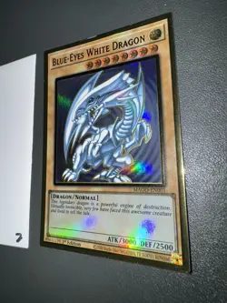 YuGiOh! Blue-Eyes White Dragon MAGO-EN001 Gold Rare English 1st Edition NM - Image 4