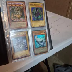 VINTAGE YUGIOH MIXED HOLO RARE COLLECTION - Image 3