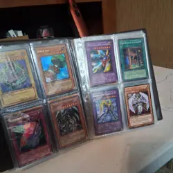 VINTAGE YUGIOH MIXED HOLO RARE COLLECTION - Image 4