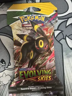 Pokemon TCG: Sword & Shield - Evolving Skies Sleeved Booster Pack (Random Art) 820650808784 - Image 1