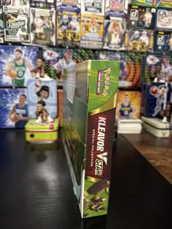Nintendo Pokemon TCG: Kleavor VSTAR Premium Collection Box 820650871252 - Image 4