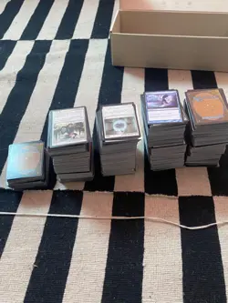 whole bunch of Magic The Gathering cards, IDK how many, wide range of condition. - Image 1