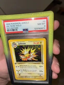 1999 POKEMON JUNGLE 1ST ED #4 JOLTEON-HOLO PSA 8 + CARD GUARD - Image 4